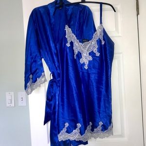💙NWT/NWOT Beautiful Lace Nightgown & Robe